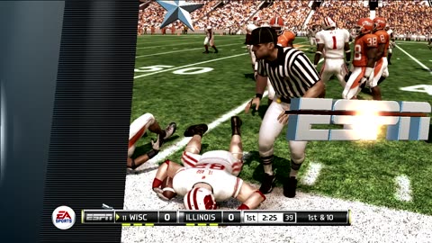 NCAA Football11 (Ps3) Wisconsin Badgers vs Illinois Fighting Illini Part1