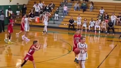 The ref called a foul on this play 😳 (via @ben.4.mvpp) #basketball #crossover #ref #foul