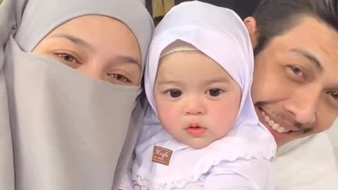 Mecca | Baby Girl on Khana Kaba during Tawaf In Makkah Subhan AllaH