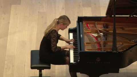 Debussy: La fille aux cheveux de lin, Katharina Treutler I piano