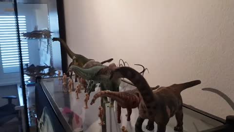 dinosaur models show 14