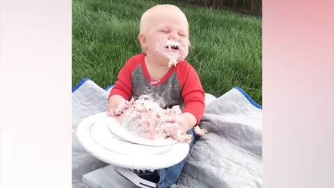 Funniest Babies First Cake Compilation - 🎈🎂Cute Baby Videos🎂🎈