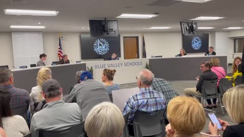 Blue Valley Kansas BOE votes 5 to 2 in favor of removing Jim McMullen VP status