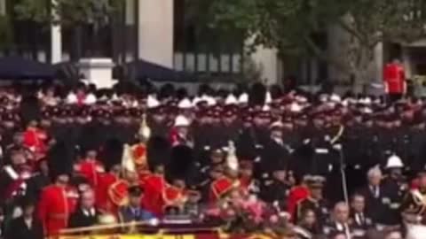 Cute moment Princess Charlotte tells her brother to bow