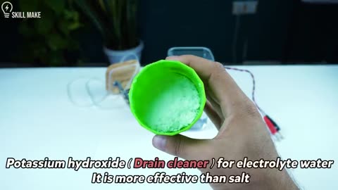 Water into Hydrogen - Making a Simple Hydrogen Generator from old battery