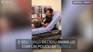 A melhor maneira de animar alguém com uma emergência no pulmão!