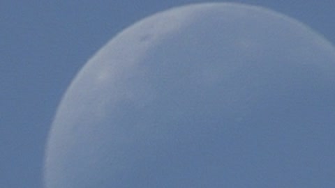 Filming the moon - awesome zoom