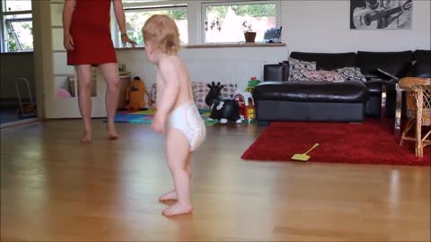 Dancing baby shows off adorable moves