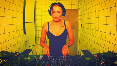 @hoer.berlin @NastiaDJ #myworld #likeit #motherofmusic