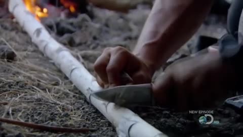 BEAR GRYLLS EATS , MAN vs Wild