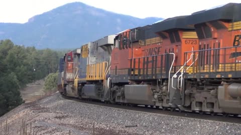 BNSF Ballast Train Dumping Rock + A Nice Consist