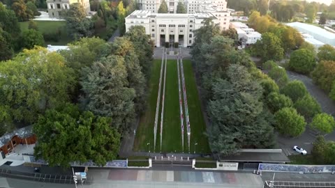 A giant fresco advocates for world without weapons