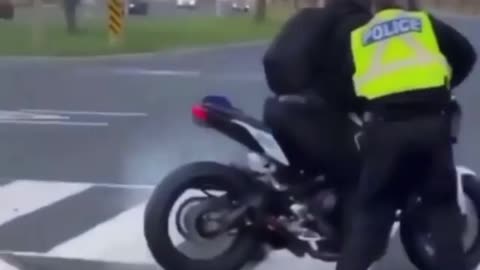 the cop trying the electrifying runaway motorcycle was it able to escape?