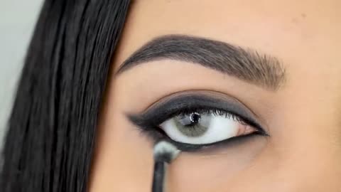 EASY SMOKEY CAT EYE