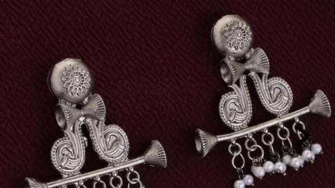 Women's earrings