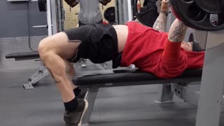 325x8 Bench press