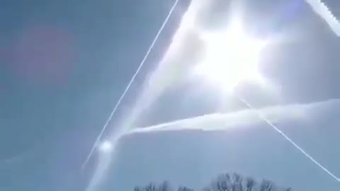 NWO Chemtrails / Realy beautiful SKY