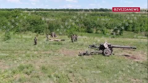 Ukraine War - The Russian military is training DPR reservists to use 152mm D-20 howitzers