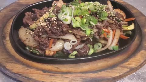 Korean food bulgogi is healthy and delicious.