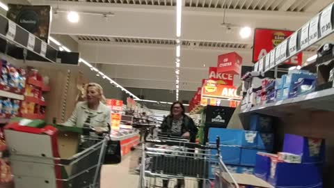 Nakupování v Lidl znojmo