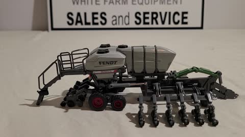 1/64 Fendt Momentum 16 row planter