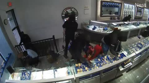 A jewelry shop got robbed in Iselin New Jersey at Oak Tree Road