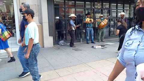 Grupo Libertad Chihuahua Puño de Tierra calle Libertad