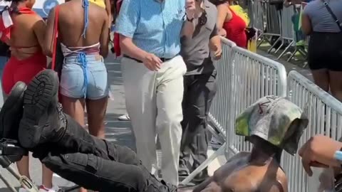 New Yorkers Completely Ignore Chuck Schumer at West Indian Day Parade