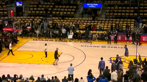 🤩 Steph Curry shooting threes from 37 feet like its casual 😅