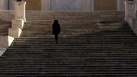 Man drives down Rome's iconic Spanish Steps