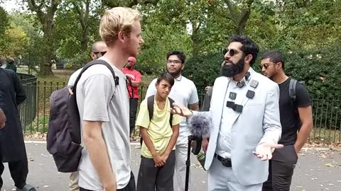 Engineer Atheist Asks for Islam Proof Smile2Jannah And Visitor Speakers Corner Sam Dawah