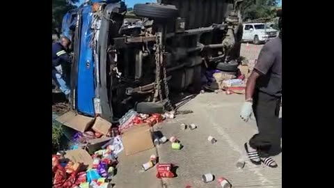 Two injured in N3 truck accident near the Cato Ridge off ramp