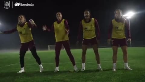 La selección femenina de fútbol de España pide "perdón" por bailar el "haka" maorí