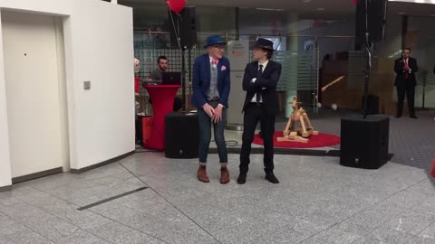 Auftritt justsomemotion und Günther Krabbenhöft in der Sparkasse Lüneburg