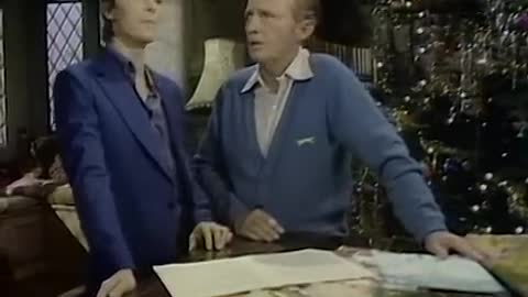 Bing Crosby and David Bowie - Peace On Earth / Little Drummer Boy