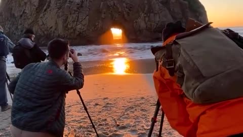 Keyhole arch