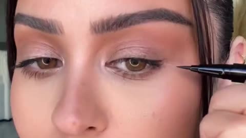 Eyeliner for Hooded Eyes