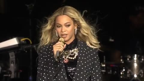 Beyonce amarican singer performer tell about right for women