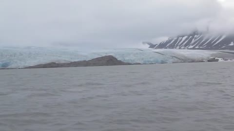 One of worlds largest glaciers - Comment (Spanish) - Expedition Arctic Ocean Predator