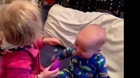 Legendary Moments When Siblings Meet Newborn Babies