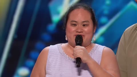 Golden Buzzer: Lavender Darcangelo wins over Heidi Klum with a STUNNING song! | Auditions | AGT 2023