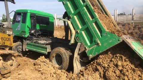 2.5Ton Dump Truck Get Stuck ,Loading Fail