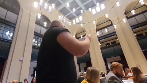 Patriot interrupts vaccine symposium:, asking questions triggers jeeter attack