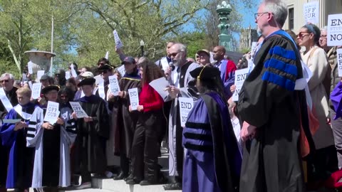 Arrests at US universities as Gaza protests grow