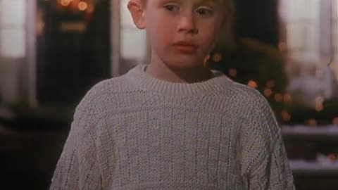 Santa claus home alone movie scene