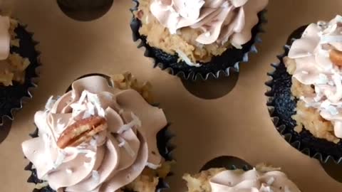 Cake Design Inspiration || German Chocolate Cupcakes