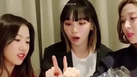 chaewon accidentally swear during live