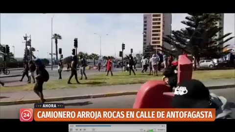 camion deja piedras para terroristas en chile,truck leaving stones for terrorist(chile)