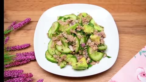 Make the best salad with a Canned fish and avocado #salsd #سالاد