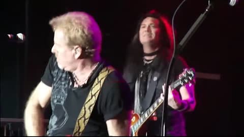 Night Ranger Live Schools Out Alice Cooper